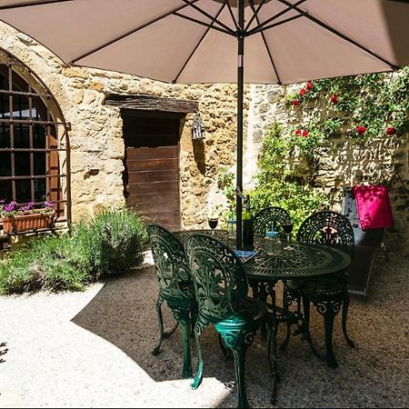 Au Coeur De Beynac, Une Maison De Caractere Avec Jardin Terrasse Exterior photo