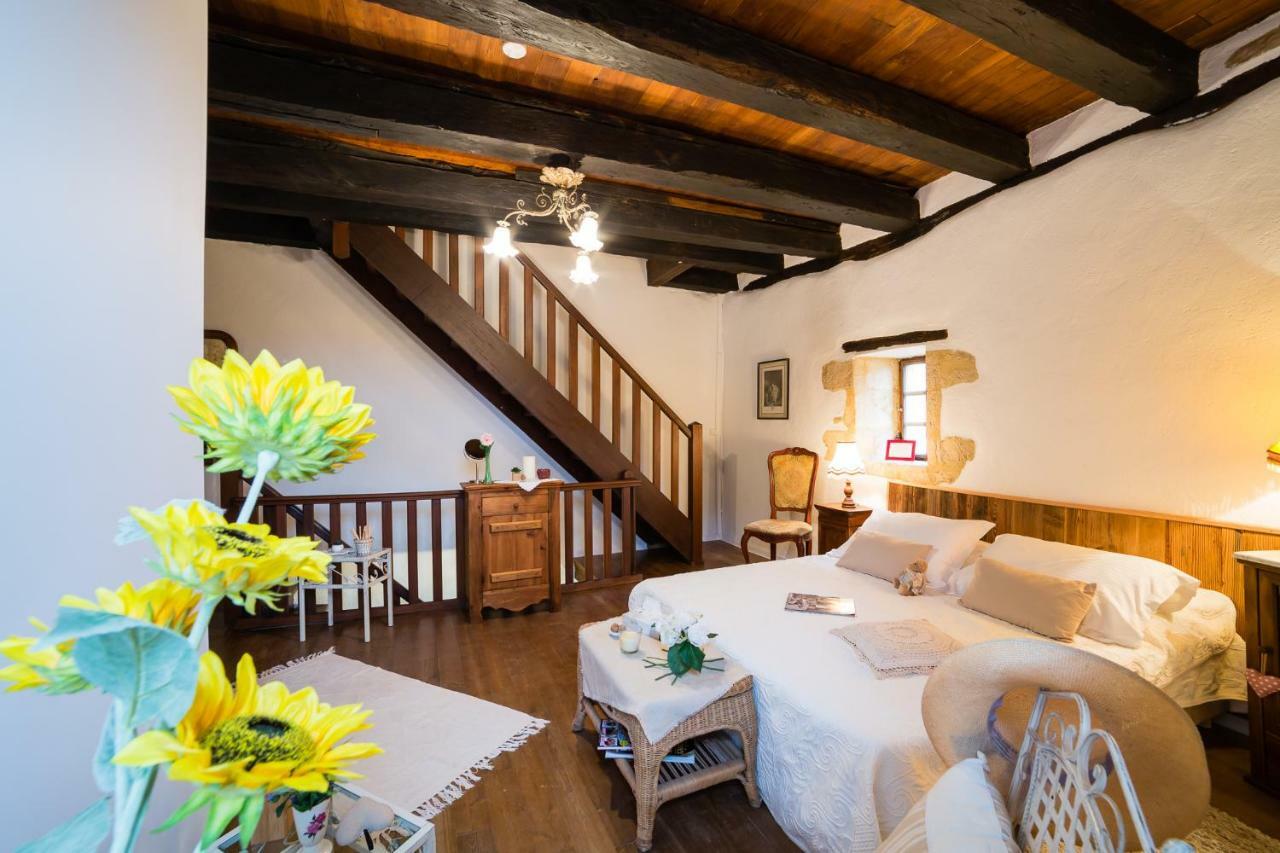Au Coeur De Beynac, Une Maison De Caractere Avec Jardin Terrasse Exterior photo